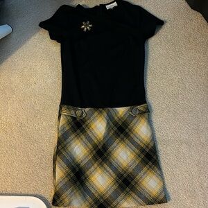 Vintage style dress with brooch